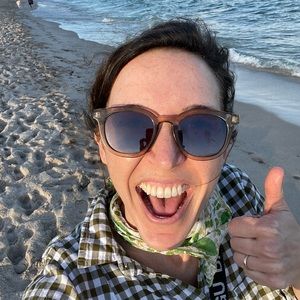 Meet your Posher, Caitlin